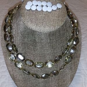 Necklace in sliver and clear